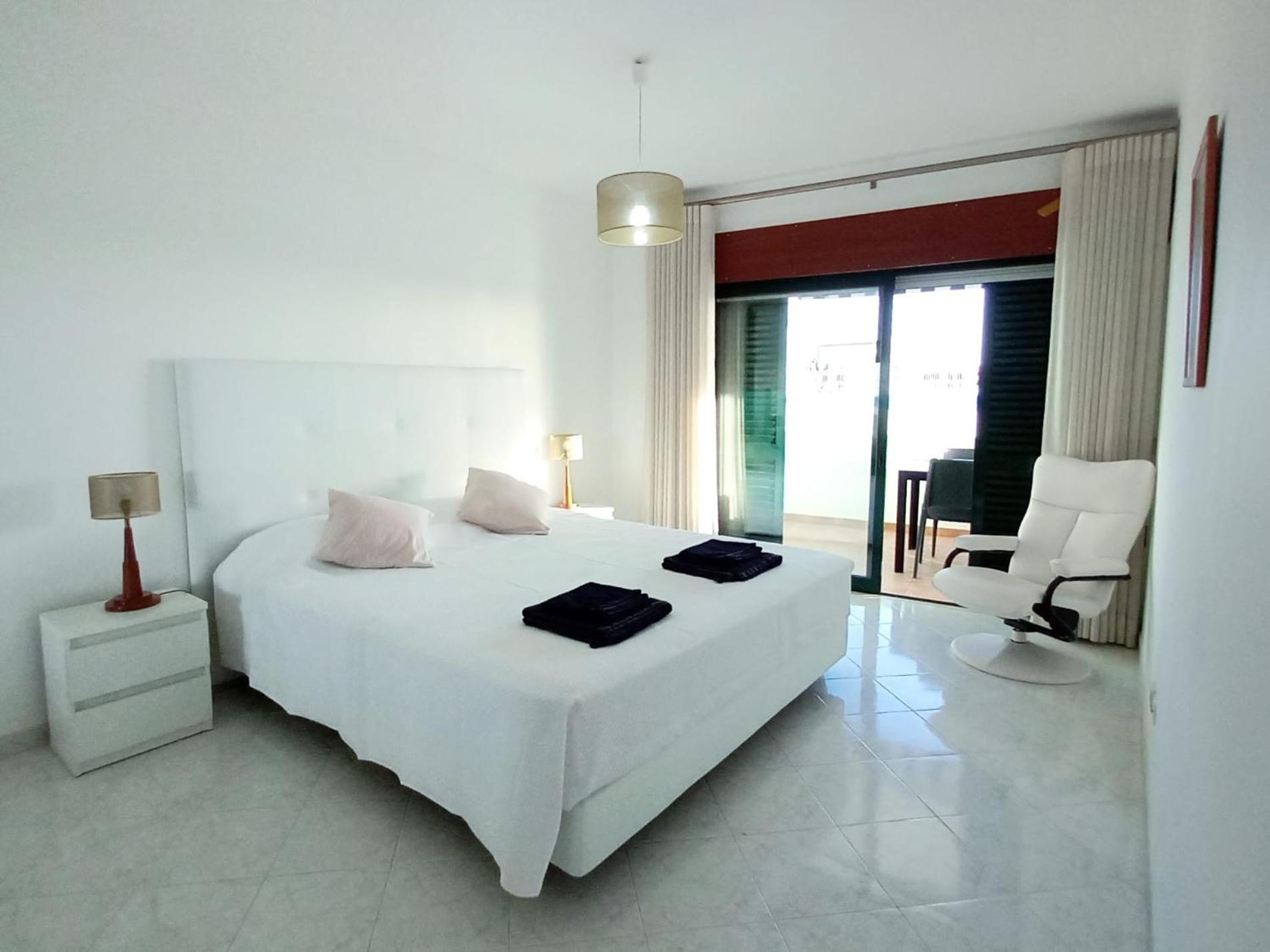 Beachfront Flat With Pool Apartment