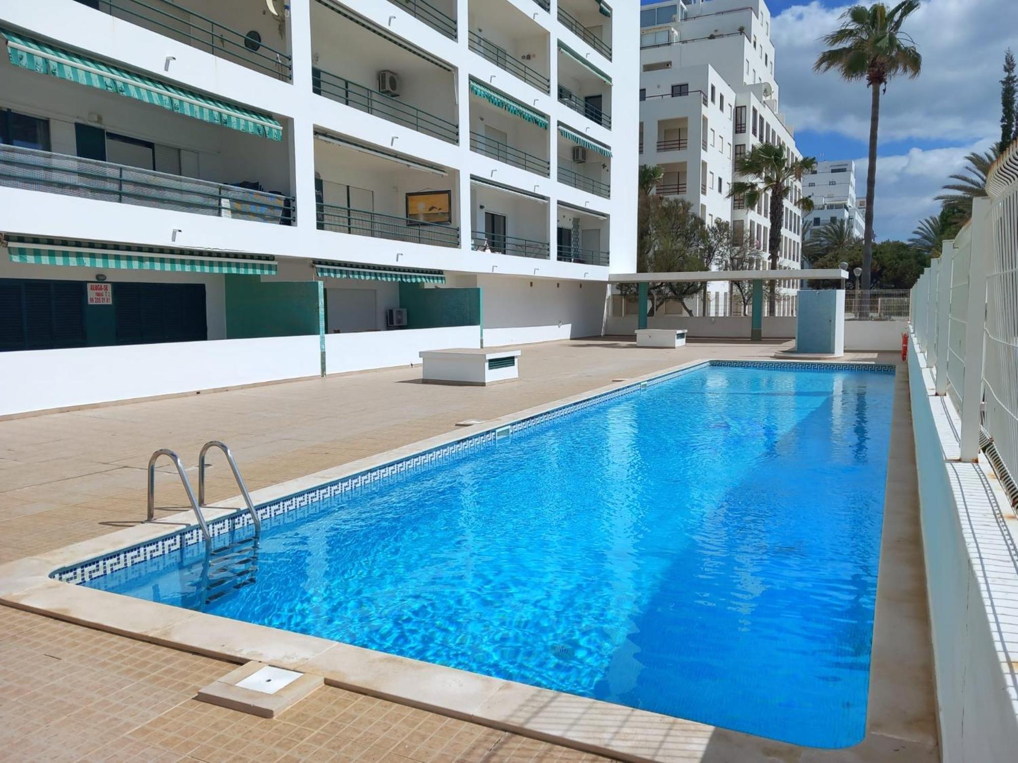 Beachfront Flat With Pool * Quarteira