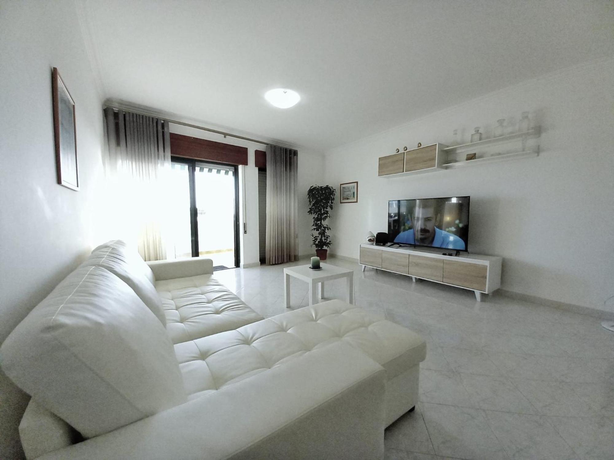 Beachfront Flat With Pool Apartment Quarteira