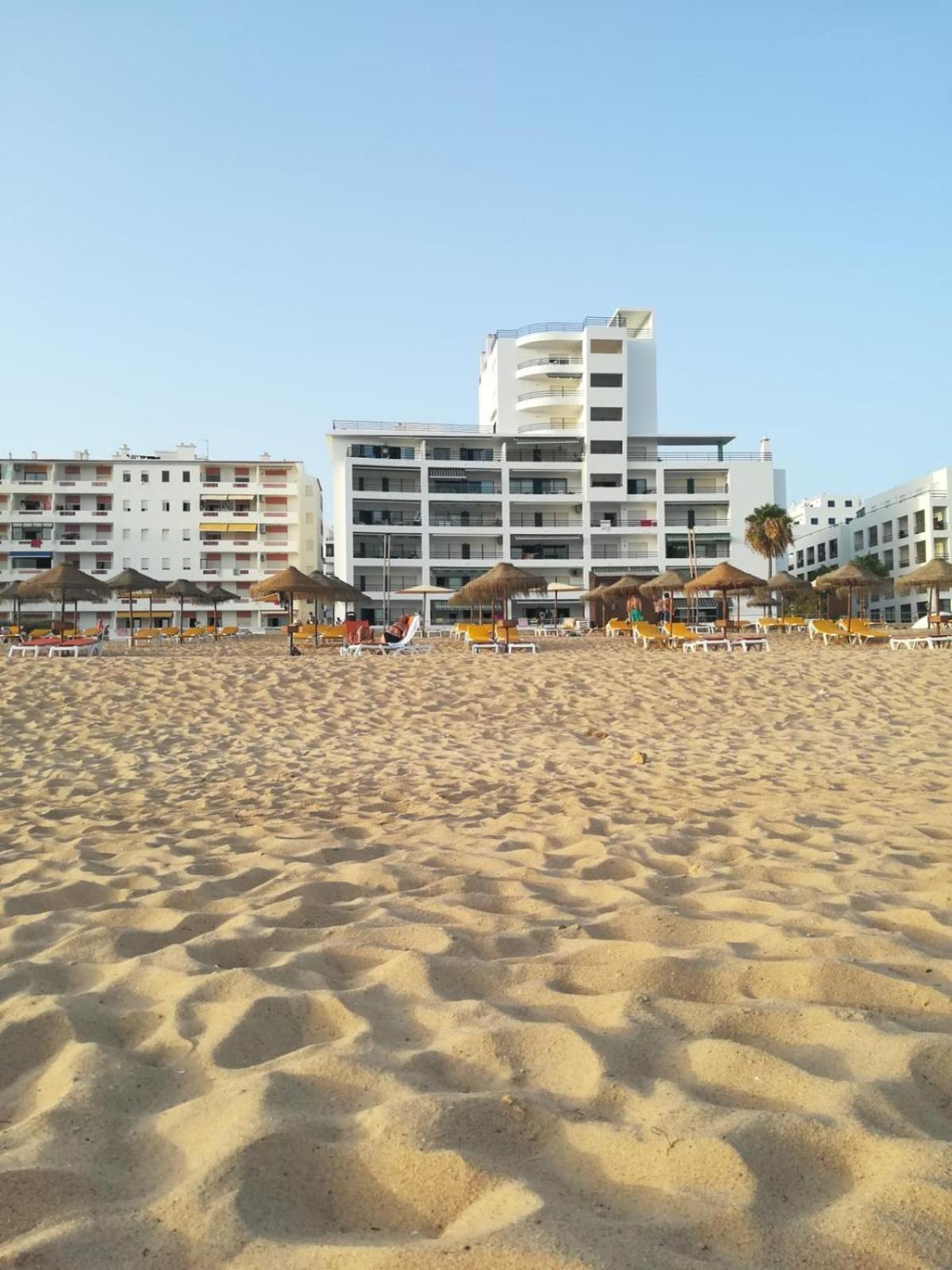 Beachfront Flat With Pool * Quarteira